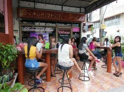 Beer Bar Ban Chang, Thailand Bottom's Up Beer Bar