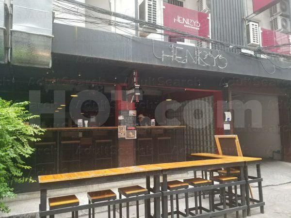 Beer Bar / Go-Go Bar Bangkok, Thailand Henry's Bar