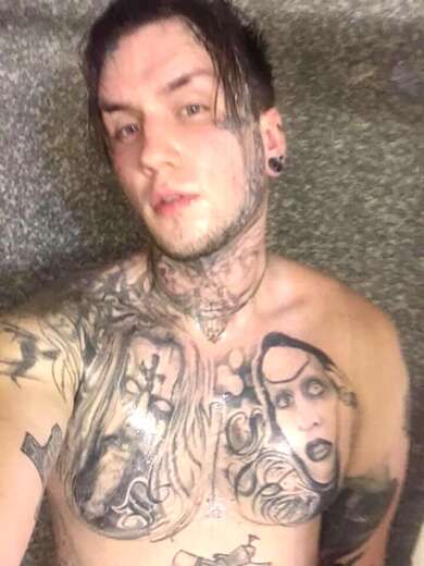 Escorts Houston, Texas E-boy/tattoo artist/dragQueen