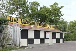 Strip Clubs Delmont, Pennsylvania The Beehive Showbar