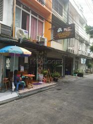 Massage Parlors Bangkok, Thailand Waralee Thai Massahe