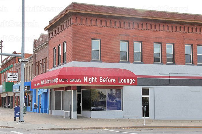 Lincoln, Nebraska Night Before Lounge