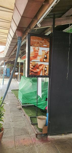 Massage Parlors Chiang Mai, Thailand Nuad Pan Thai Massage