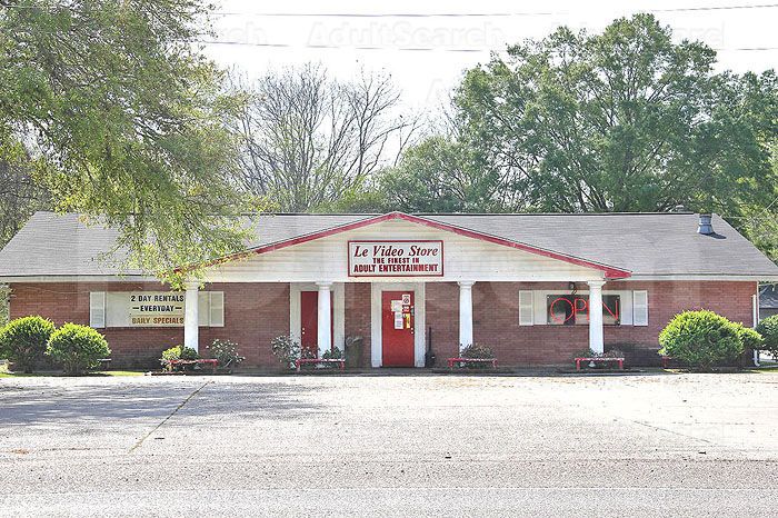 Breaux Bridge, Louisiana Le Video Store