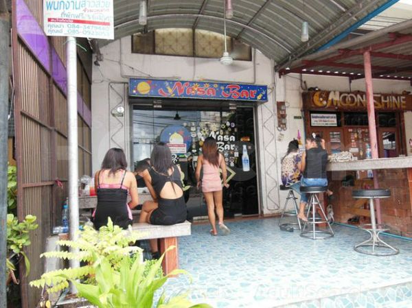 Beer Bar / Go-Go Bar Ban Chang, Thailand Nasa Beer Bar
