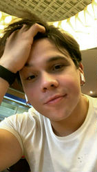 Escorts New York City, New York Colombian guy looking for a job