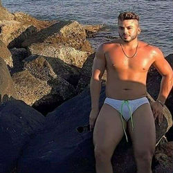 Escorts Miami, Florida Muscular man     masculine sexy