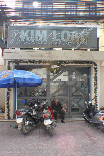 Freelance Bar Hanoi, Vietnam Metallic Bar