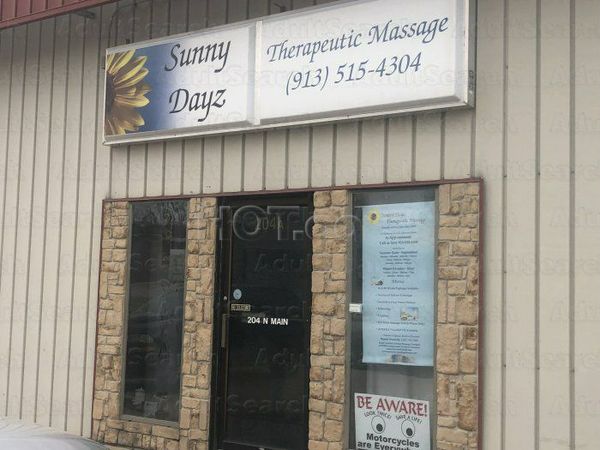 Massage Parlors Basehor, Kansas Sunny dayz