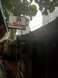 Beer Bar Bangkok, Thailand 3 Sisters Bar