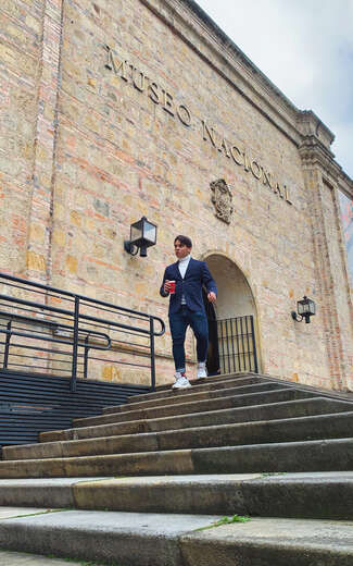 Escorts New York City, New York Colombian guy looking for a job