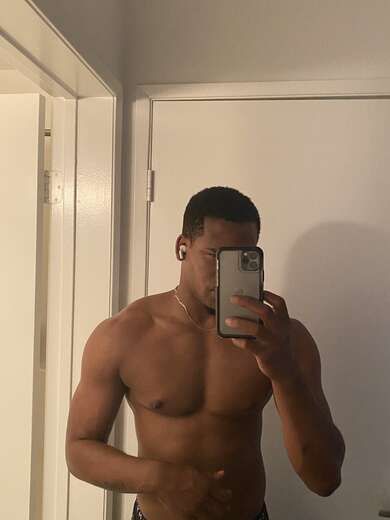 Escorts Los Angeles, California Cakes on deck