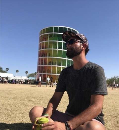 Escorts Chicago, Illinois Outgoing fun guy!