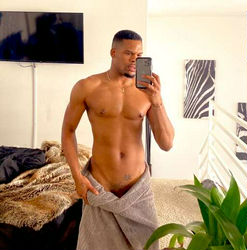 Escorts Los Angeles, California Cakes on deck