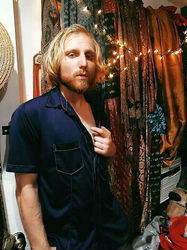 Escorts Los Angeles, California Blond Bomshell California Surfer Musican