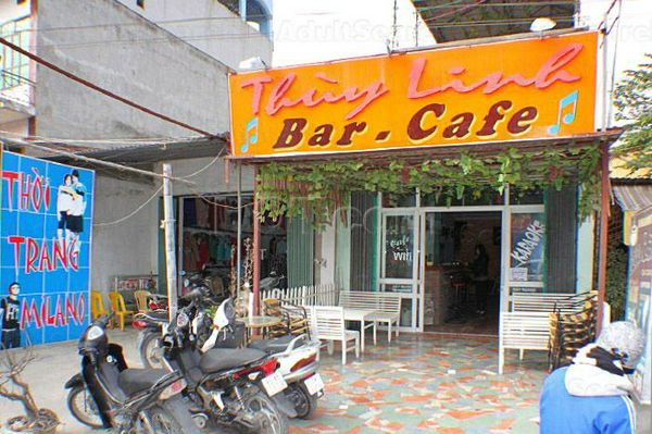 Freelance Bar Hanoi, Vietnam Thuy Linh