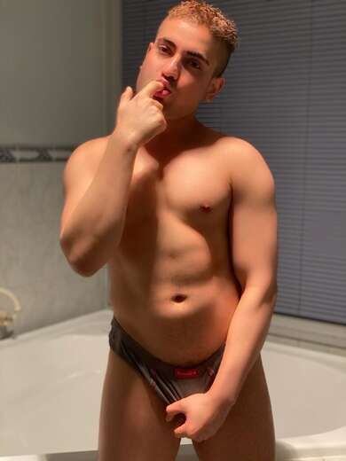 Escorts Melbourne, Australia 🏀💪21 YEAR OLD YOUNG MUSCULAR BOY🇦🇺