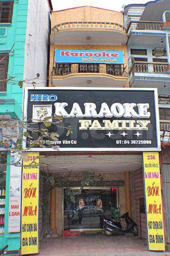 Freelance Bar Hanoi, Vietnam Hero Karaoke Family