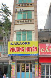 Freelance Bar Hanoi, Vietnam Phuong Huyen