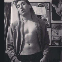 Escorts Los Angeles, California Green eyed king