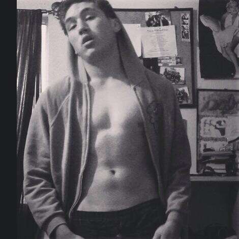 Escorts Los Angeles, California Green eyed king