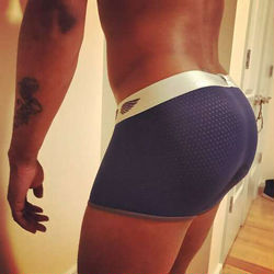 Escorts Los Angeles, California Cakes on deck