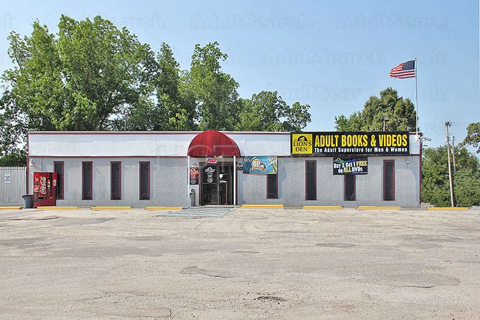 Bowman, South Carolina Lion's Den