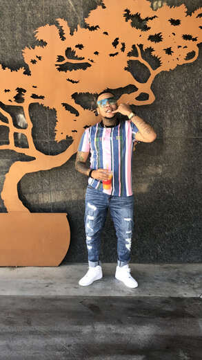 Escorts Dallas, Texas Bi hung Freak