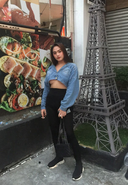 Escorts Makati City, Philippines Ariana